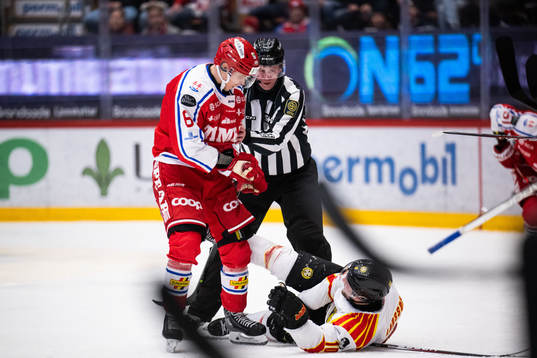 Timrås Joonas Lyytinen och Brynäs Johan Larsson