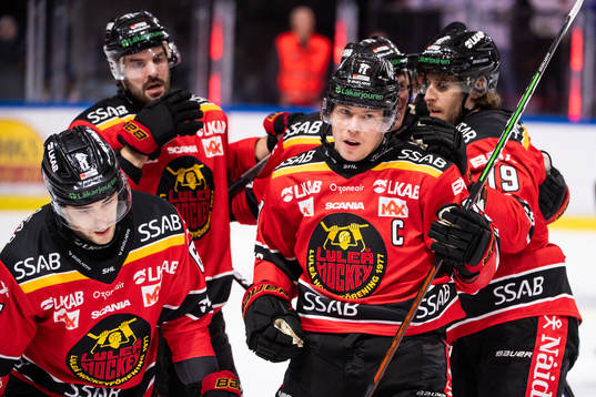 Luleås Erik Gustafsson jublar