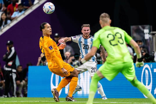 Alexis Mac Allister of Argentina against Virgil van Dijk of