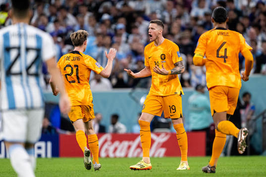Wout Weghorst of Netherlands celebrates his 1-2 goal