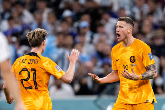 Wout Weghorst of Netherlands celebrates his 1-2 goal