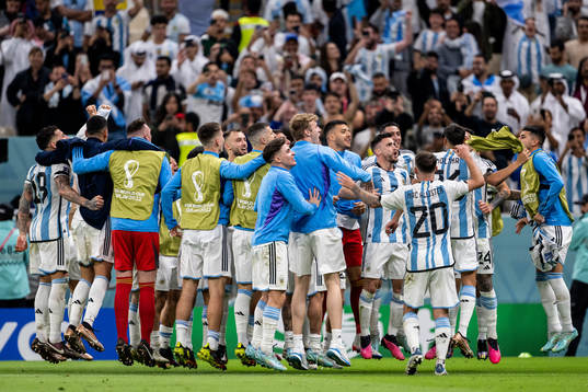Players of Argentina celebrate