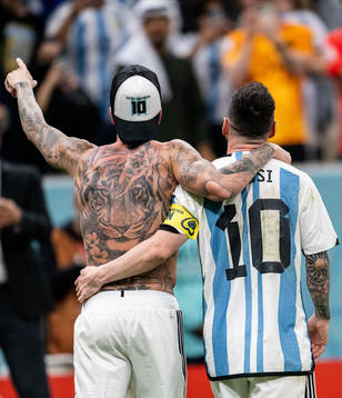 Rodrigo de Paul and Lionel Messi of Argentina celebrate