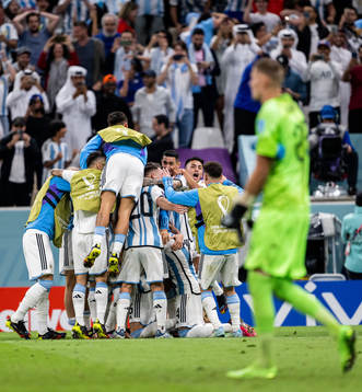 Players of Argentina celebrate