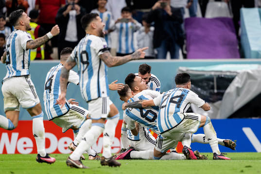 Lautaro Martinez of Argentina celebrate