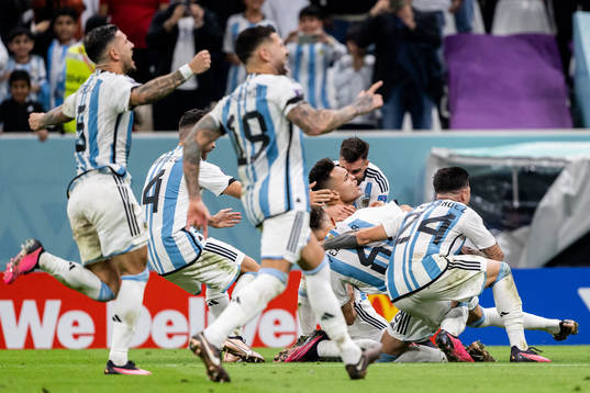 Lautaro Martinez of Argentina celebrate
