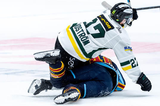 Östersunds Linus Lundström och Djurgårdens Tim Söderlund