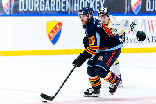 Djurgårdens Linus Klasen och Östersunds Casper Larsson