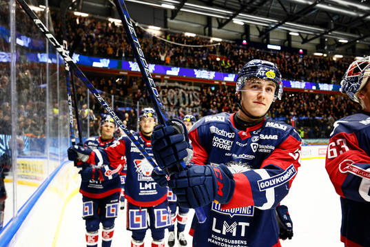 Linköpings Elias Sjöström jublar