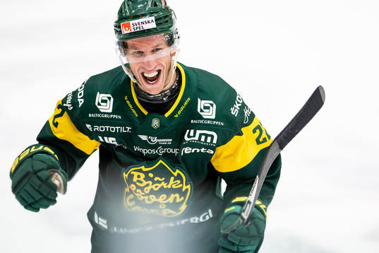 Björklövens Fredrik Weigel jublar