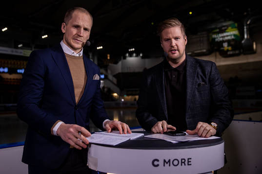 Cmores kommentatorer Mikael daggen Eriksson och Lars