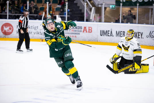 Björklövens Scott Pooley gör 7-6 på straff