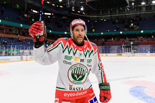 Frölundas Joel Lundqvist jublar och tackar publiken