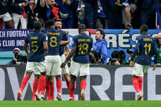 Olivier Giroud of France celebrate with teammates