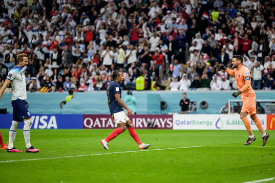 goalkeeper Hugo Lloris and Jules Kounde of France celebrate