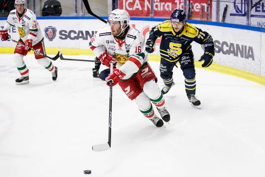 Moras Kevin Hancock och Södertäljes Renars Krastenbergs