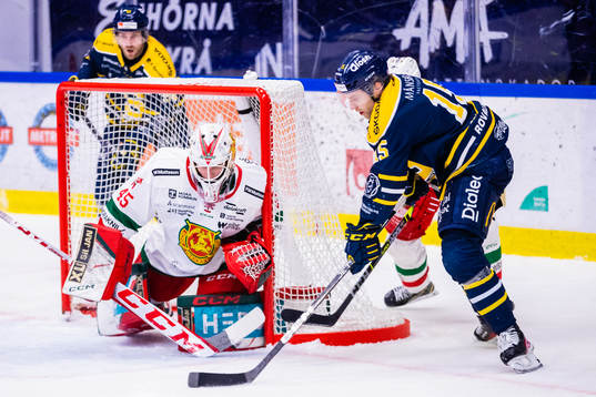 Södertäljes Albin Carlson med en målchans framför Moras
