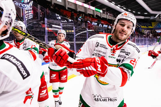 Moras Johan Persson jublar