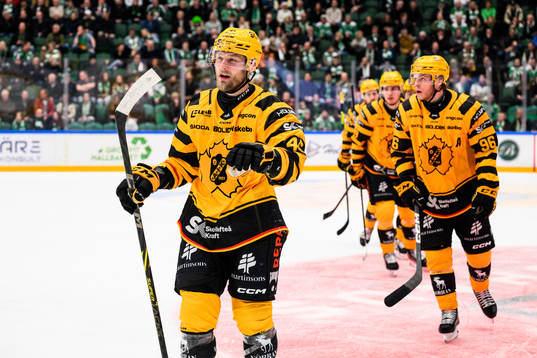 Skellefteås Oscar Möller jublar