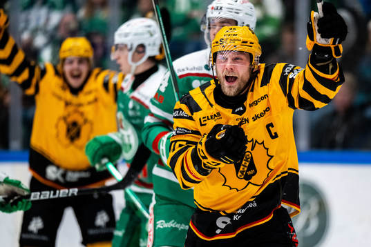 Skellefteås Oscar Möller jublar
