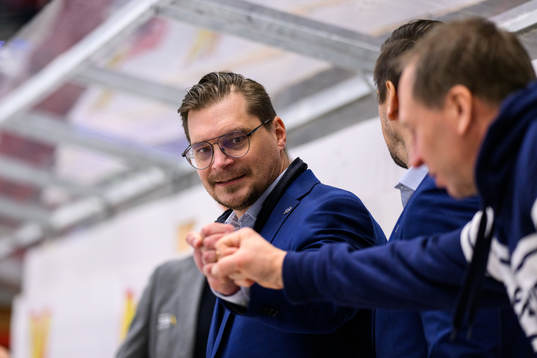 Leksands tränare Björn Hellkvist jublar