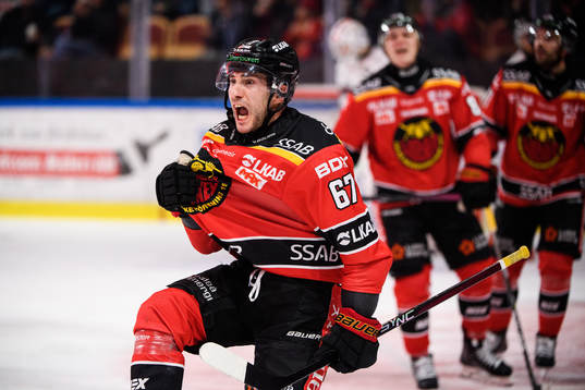 Luleås Konstantin Komarek jublar