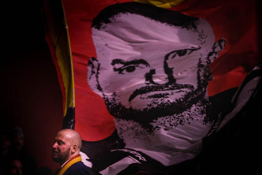 Jan Sandström bland supportrarna