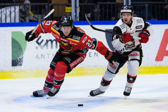 Luleås Jesper Sellgren och Malmö Redhawks Johan Olofsson