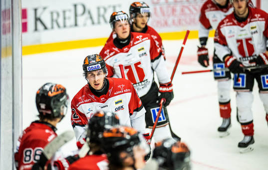 Örebros Robert Leino jublar