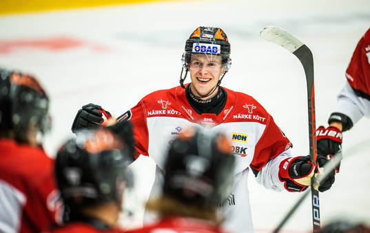 Örebros Elias Ekström jublar