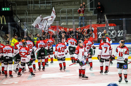Örebros spelare jublar