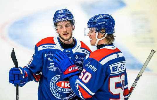 Oskarshamns Rasmus Bengtsson  och Juuso Riikola deppar