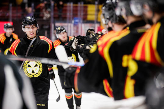 Brynäs Samuel Johannesson  jublar