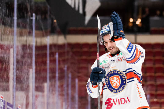 Växjös Jayden Halbgewachs jublar