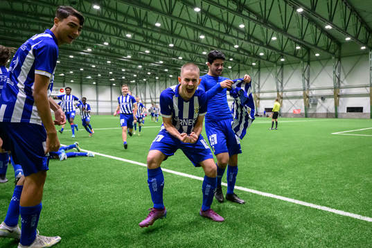 IFK Göteborgs spelare Erik Nilsson jublar