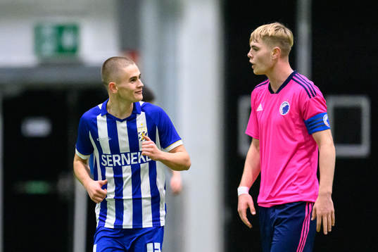 IFK Göteborgs Erik Nilsson jublar framför FC Köpenhamns
