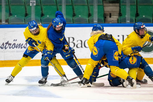 Josefin Bouveng, Solveig Gisler and Lova Blom of Sweden at