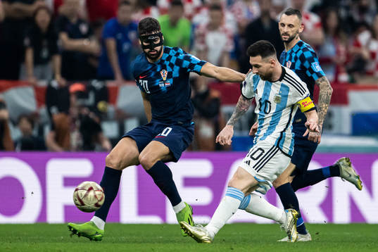 Josko Gvardiol and Marcelo Brozovic of Croatia against