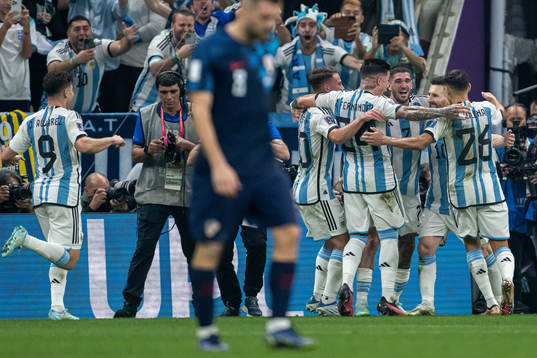 Lionel Messi of Argentina celebrate the 1-0 goal with