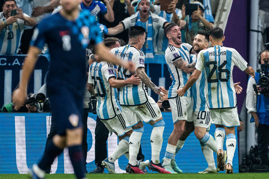 Lionel Messi of Argentina celebrate the 1-0 goal with