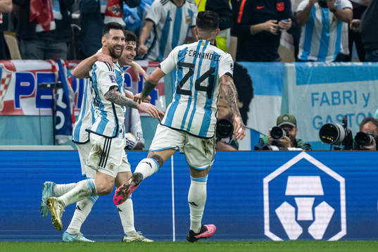 Julian Alvarez of Argentina celebrate with Lionel Messi