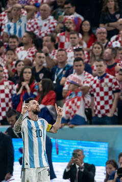 Lionel Messi of Argentina celebrates the 1-0 goal