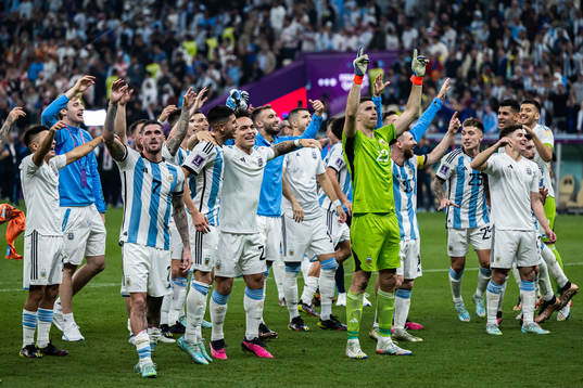 Players of Argentina celebrate
