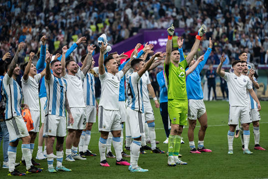 Players of Argentina celebrate