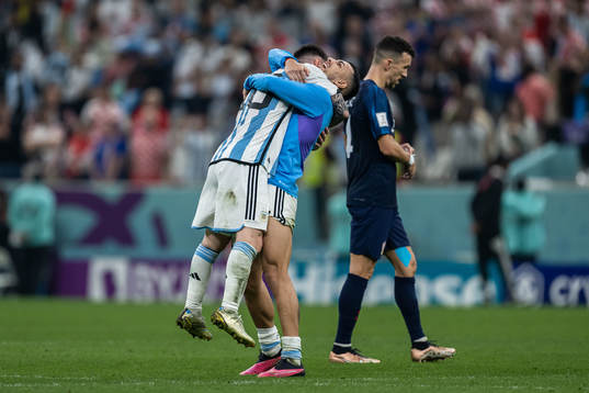 Lionel Messi and Leandro Paredes of Argentina celebrate
