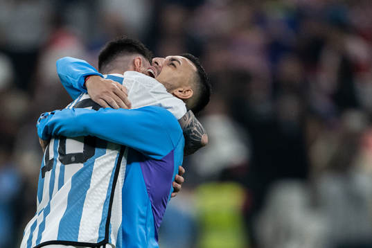 Lionel Messi and Leandro Paredes of Argentina celebrate