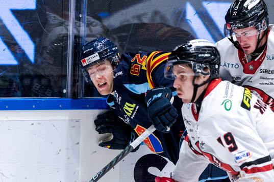 Djurgårdens Wiktor Nilsson mot Vita Hästens Jens