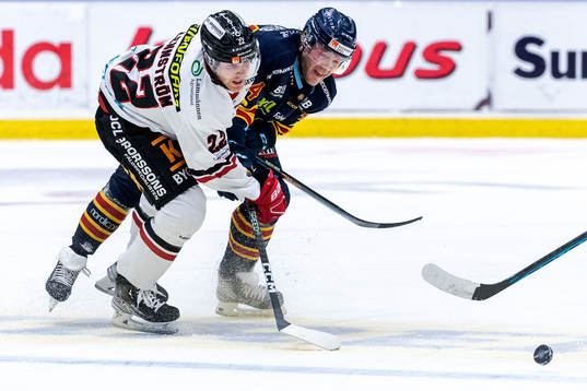 Vita Hästens Filip Lennström och Djurgårdens Olle Liss