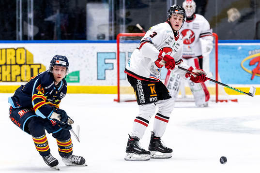 Djurgårdens Mika Ounasvuori och Vita Hästens Hugo Styf