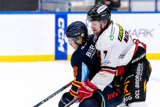 Djurgårdens Tim Söderlund och Vita Hästens Tanner
